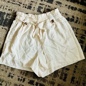 American eagle outfitters  shorts new color cream size small